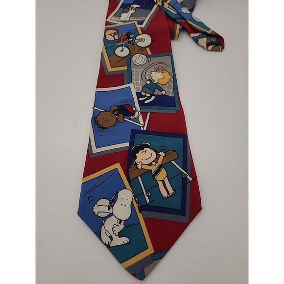 Peanuts Gang Charlie Brown Snoopy Sports Athletic Games of Life Neck Tie Silk - Picture 1 of 8